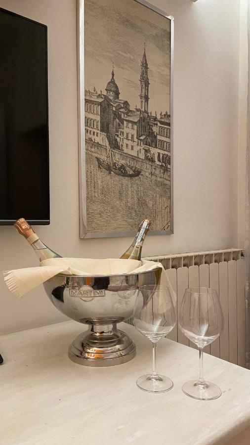 Indipendent Studio Apartment With Terrace - Parking Floransa Dış mekan fotoğraf