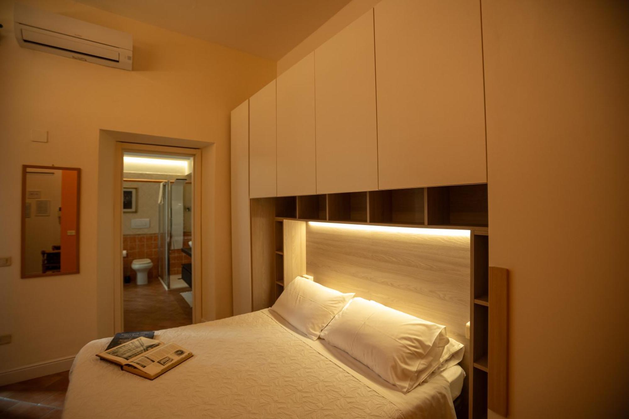 Indipendent Studio Apartment With Terrace - Parking Floransa Dış mekan fotoğraf